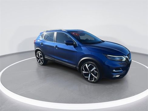 Certified 2022 Nissan Rogue Sport SL w/ Premium Package image 3
