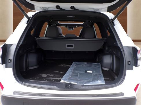 Used 2025 Subaru Forester Premium image 10