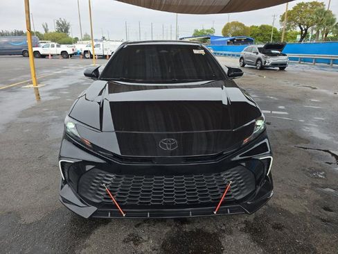 Used 2025 Toyota Camry SE image 2