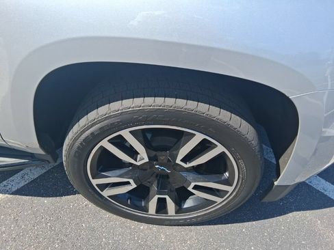 Used 2018 Chevrolet Tahoe Premier AWD/4WD image 6