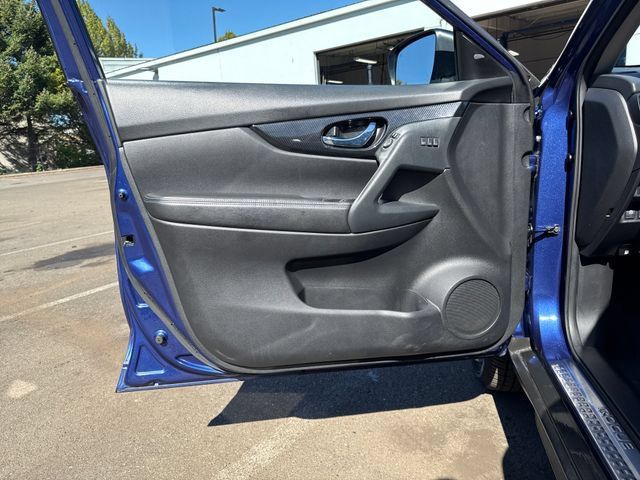 Used 2017 Nissan Rogue SL w/ SL Premium Package AWD/4WD image 17