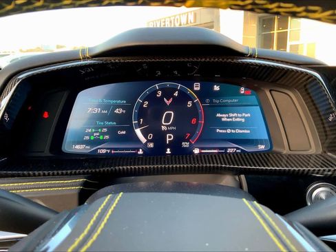 Used 2021 Chevrolet Corvette Stingray Premium Conv w/ Z51 Performance Package image 21