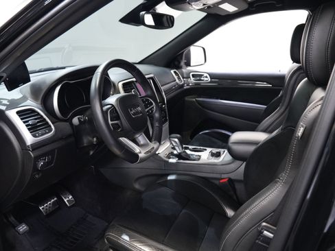 Used 2018 Jeep Grand Cherokee Trackhawk AWD/4WD image 32