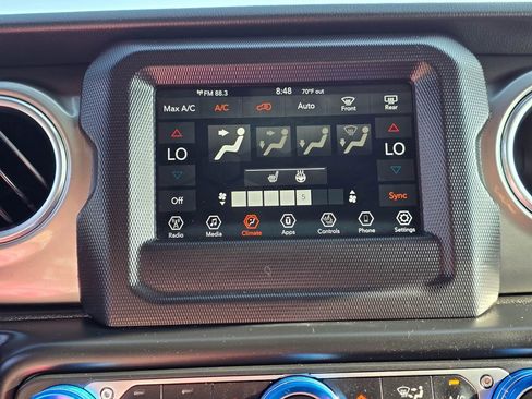 Used 2020 Jeep Wrangler Unlimited Sahara w/ Cold Weather Group image 15