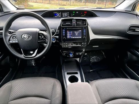 Used 2019 Toyota Prius LE image 15
