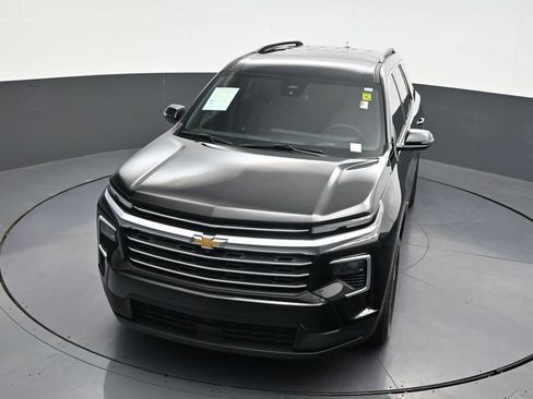 Used 2025 Chevrolet Traverse LT FWD image 25