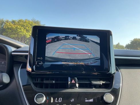 Used 2025 Toyota Corolla LE FWD image 24