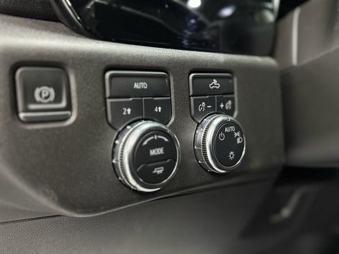 Used 2023 GMC Sierra 1500 SLE image 15