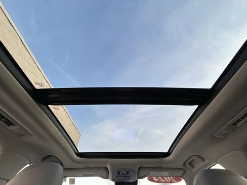 Used 2024 Toyota Highlander Platinum AWD/4WD image 20