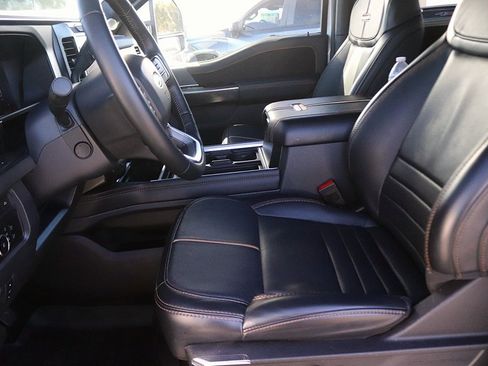 Used 2024 Ford F250 Platinum image 19