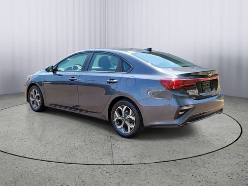 Used 2021 Kia Forte LXS FWD image 4