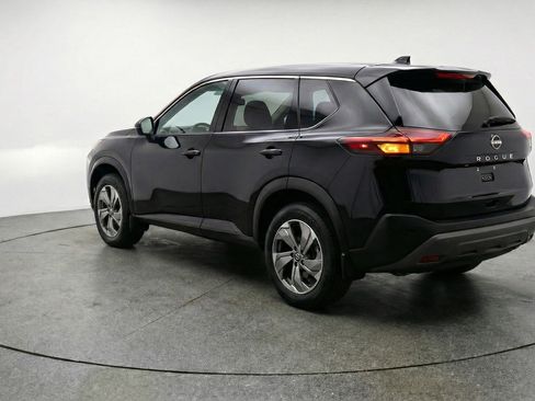 Used 2025 Nissan Rogue SV FWD image 6