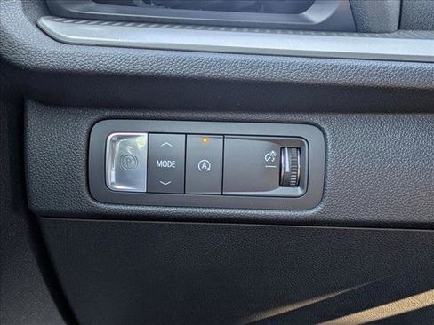 New 2025 Chevrolet Traverse LT image 15