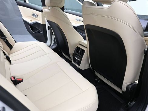 New 2025 BMW 330i xDrive Sedan w/ Convenience Package AWD/4WD image 18
