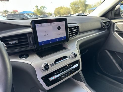 Used 2023 Ford Explorer XLT image 14