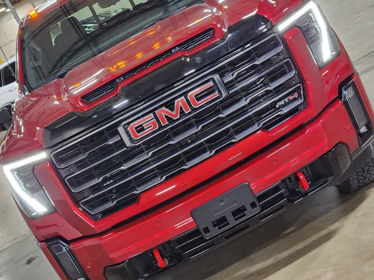 Used 2024 GMC Sierra 2500 AT4 w/ AT4 Premium Plus Package AWD/4WD image 19