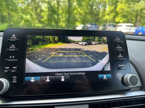 Used 2020 Honda Accord EX image 28
