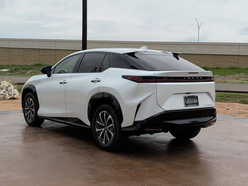 Used 2024 Lexus RZ 300e Premium w/ Cold Area Package image 4