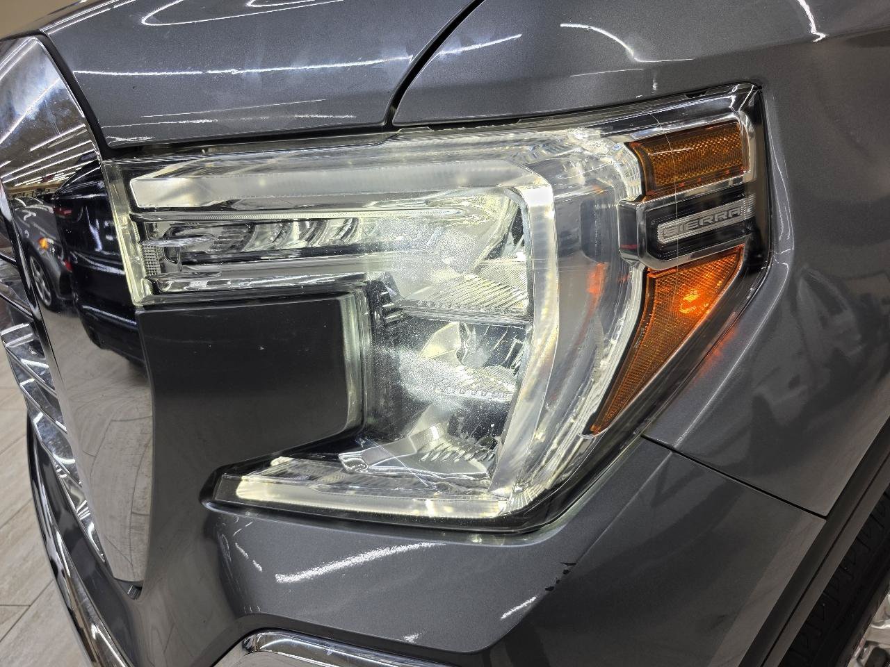 Used 2021 GMC Sierra 1500 SLT AWD/4WD image 10