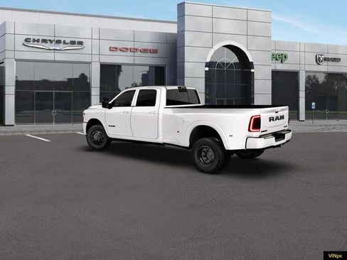 New 2026 RAM 3500 Laramie AWD/4WD image 4