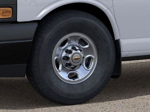 New 2026 Chevrolet Express 3500 RWD image 9