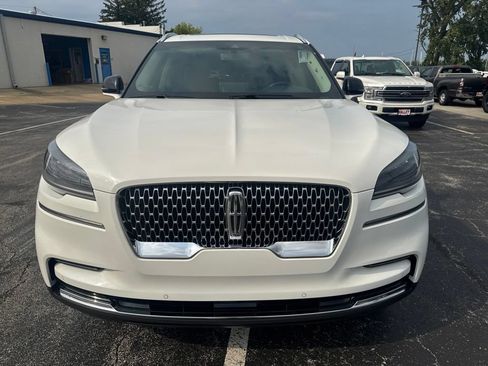 Used 2023 Lincoln Aviator AWD w/ Premium Package image 9