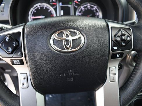 Certified 2022 Toyota 4Runner Limited AWD/4WD image 31