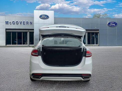 Used 2017 Ford Fusion Titanium FWD image 11