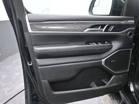 Used 2022 Jeep Wagoneer Series II image 17