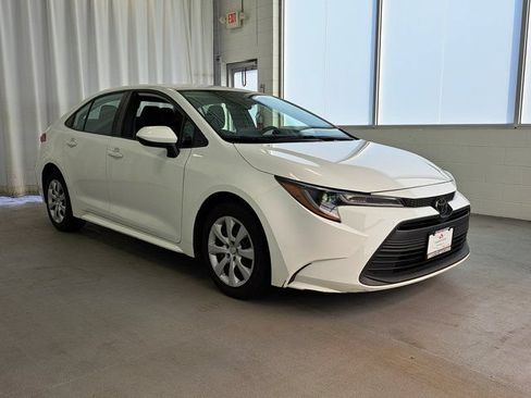 Used 2024 Toyota Corolla LE FWD image 4