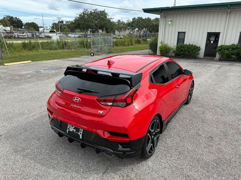 Used 2022 Hyundai Veloster N image 5