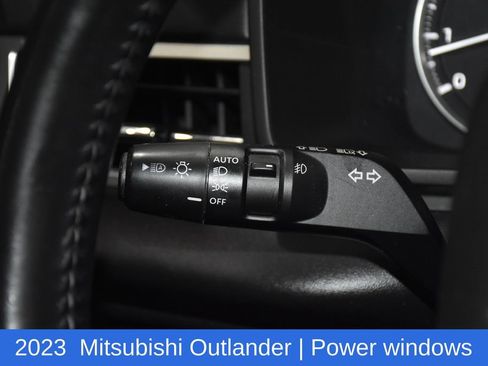Used 2023 Mitsubishi Outlander SE AWD/4WD image 9