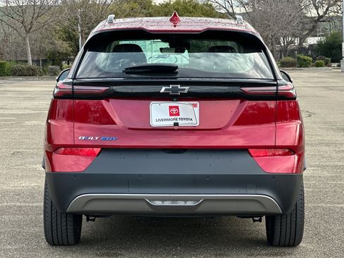 Used 2022 Chevrolet Bolt EUV Premier w/ Sun & Sound Package image 5