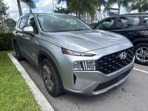 Used 2023 Hyundai Santa Fe SE FWD image 3