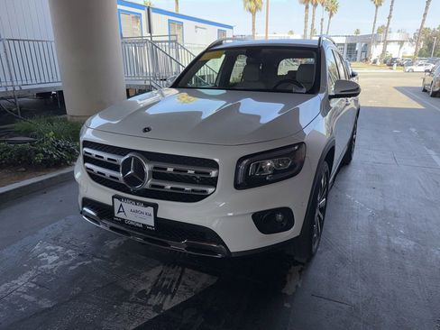 Used 2022 Mercedes-Benz GLB 250 image 2
