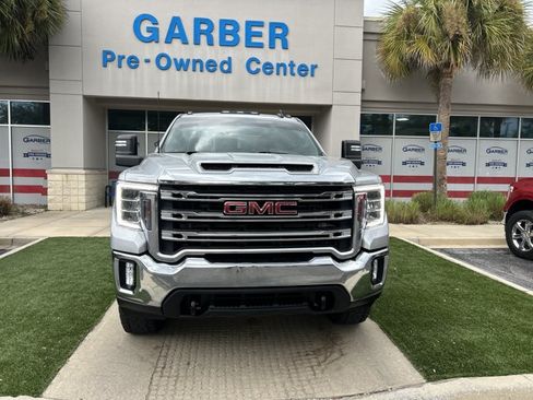 Used 2022 GMC Sierra 2500 SLE w/ SLE Value Package; AWD/4WD image 2