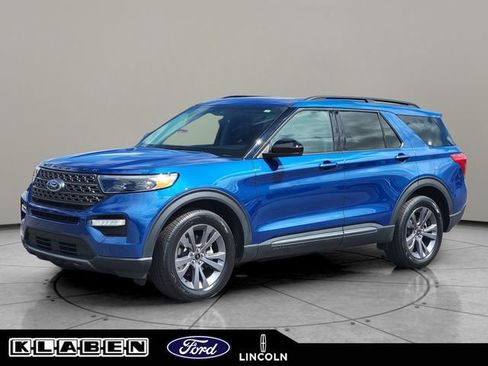 Certified 2023 Ford Explorer XLT w/ Equipment Group 202A AWD/4WD image 1