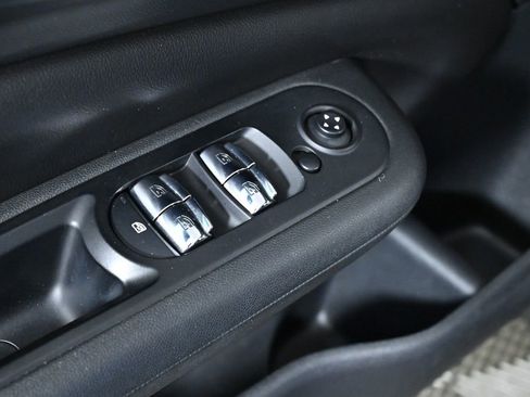 Used 2018 MINI Cooper Clubman image 19