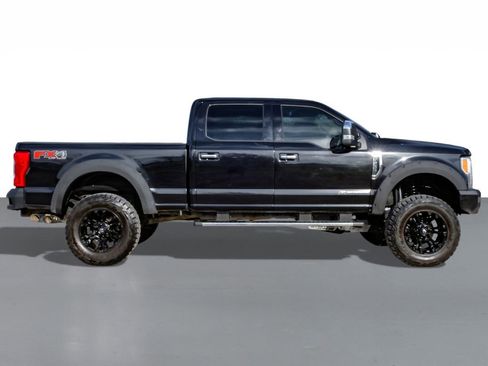 Used 2019 Ford F250 Lariat w/ Lariat Ultimate Package image 5
