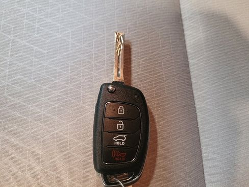 Used 2017 Hyundai Tucson SE image 32