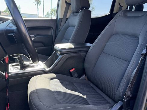 Used 2019 Chevrolet Colorado LT w/ LT Convenience Package RWD image 13