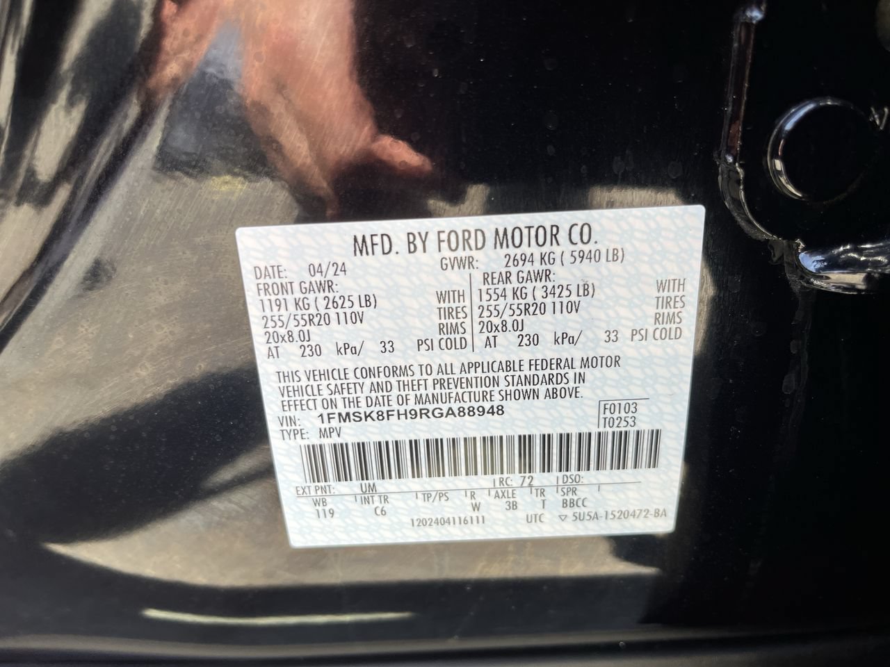 Used 2024 Ford Explorer Limited w/ Equipment Group 301A AWD/4WD image 33