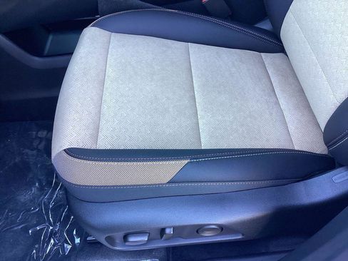 New 2026 Chevrolet Equinox ACTIV AWD/4WD image 12
