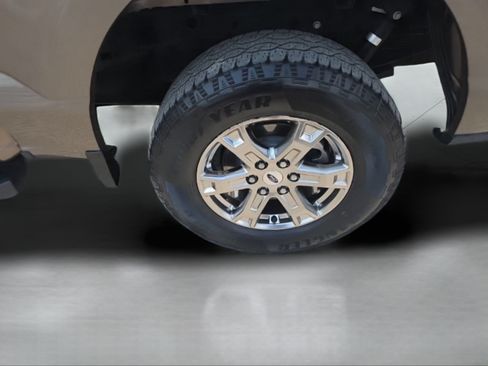 Used 2022 Ford F150 Lariat w/ Equipment Group 502A High AWD/4WD image 14