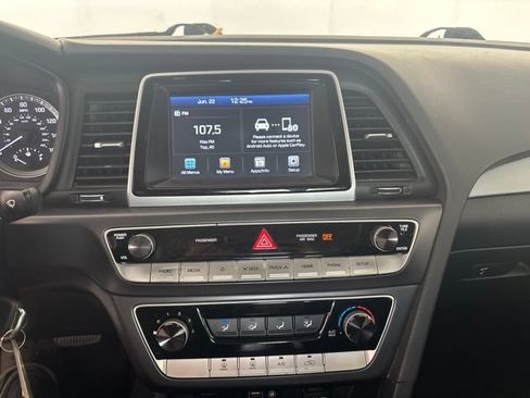 Used 2018 Hyundai Sonata SE FWD image 4