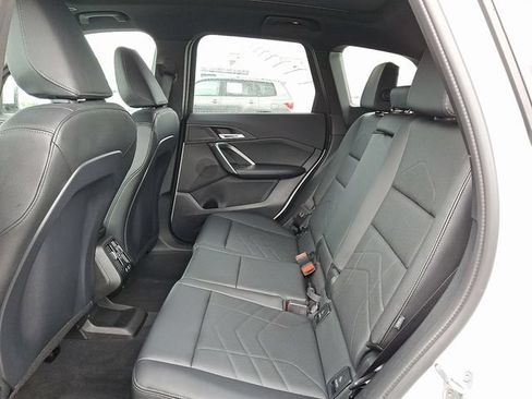 Used 2025 BMW X1 xDrive28i AWD/4WD image 9