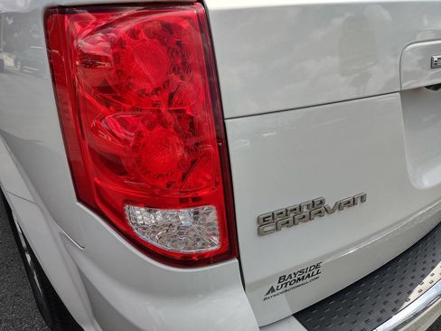 Used 2020 Dodge Grand Caravan SXT FWD image 34