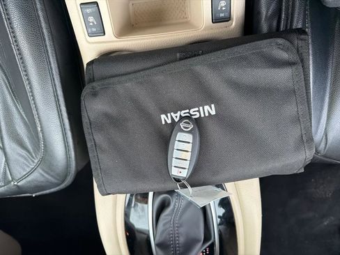 Used 2020 Nissan Rogue SV w/ Sun & Sound Touring Package image 25