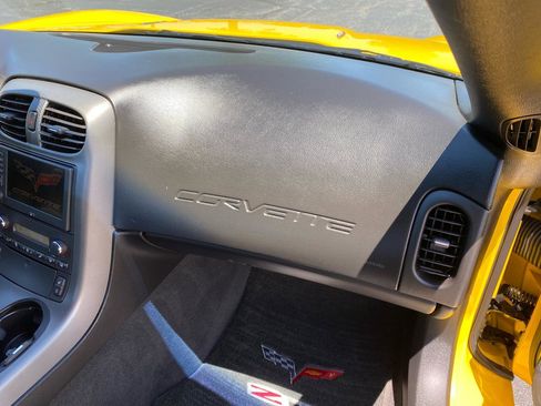 Used 2007 Chevrolet Corvette Z06 w/ Preferred Equipment Group RWD image 27