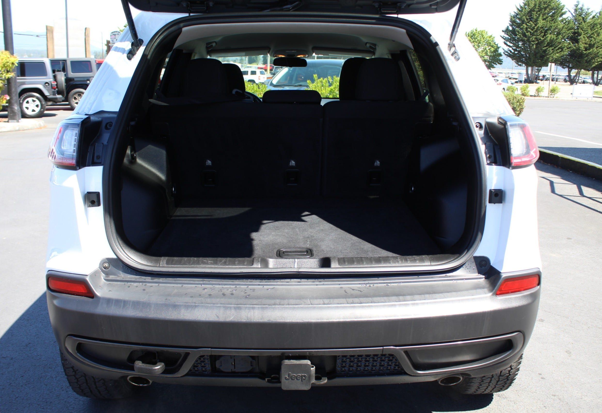 Used 2019 Jeep Cherokee Sport AWD/4WD image 19